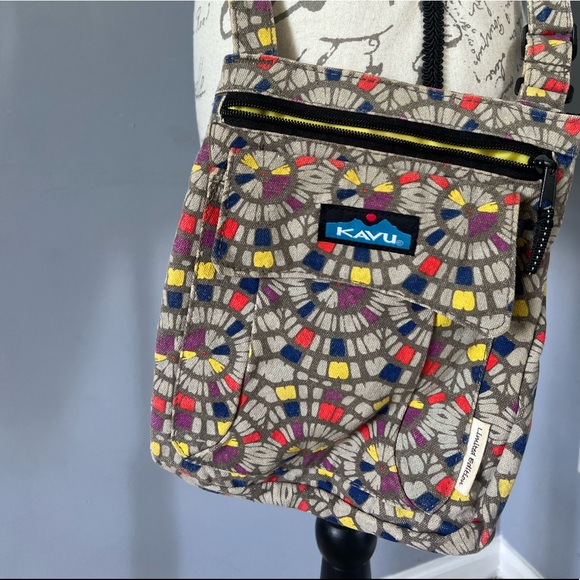 Kavu Handbags - KAVU Keeper bag Adjustable strap crossbody bag
